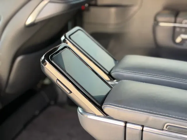 Toyota Alphard — Фото автомобиля 12