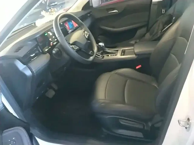 Roewe i5 — Фото автомобиля 14