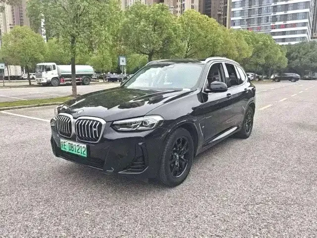 Фотография автомобиля — BMW iX3