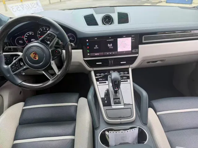 Porsche Cayenne — Фото автомобиля 7