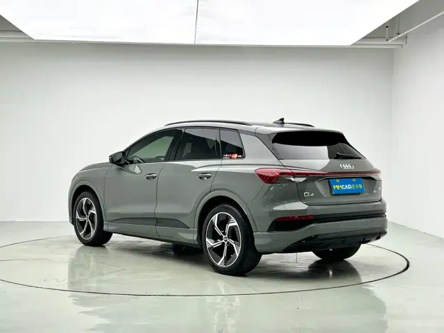 Audi Q4 e-tron — Фото автомобиля 2
