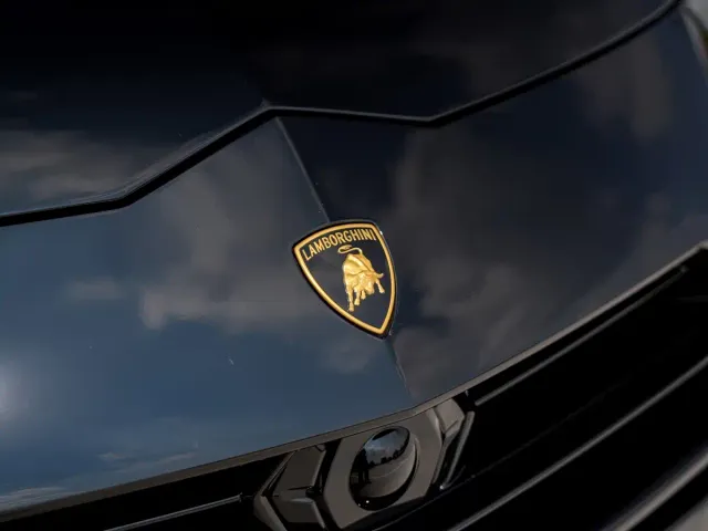 Lamborghini Urus — Фото автомобиля 12