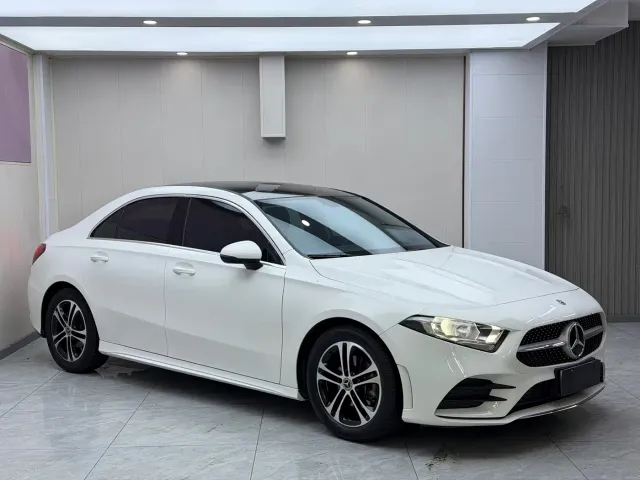 Mercedes-Benz A-Class — Фото автомобиля 3