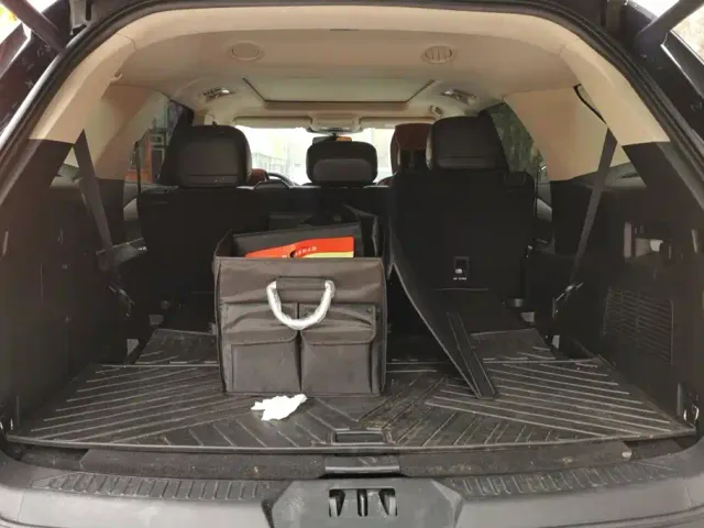 Ford Explorer — Фото автомобиля 4
