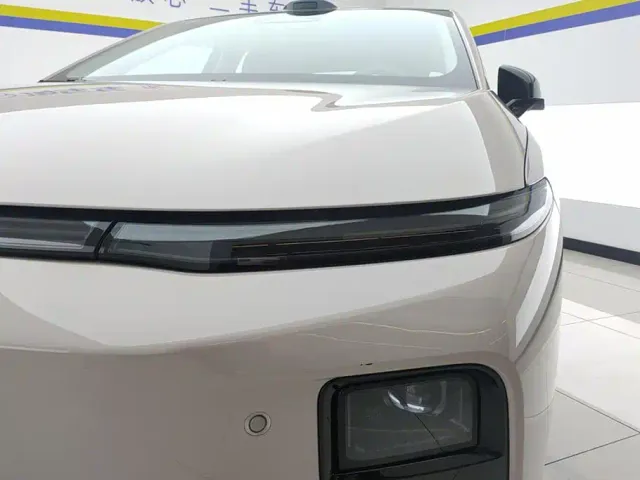 Leapmotor B01 — Фото автомобиля 5