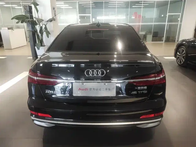 Audi A6L — Фото автомобиля 9