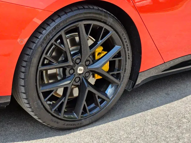 Xiaomi SU7 — Фото автомобиля 15
