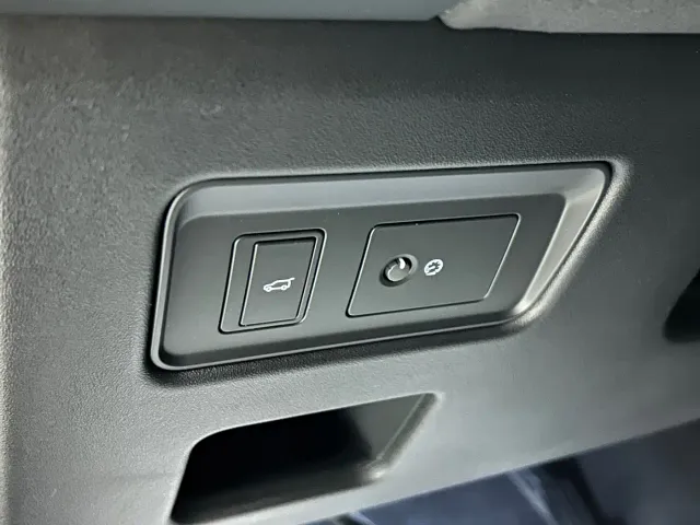 Land Rover Discovery — Фото автомобиля 8