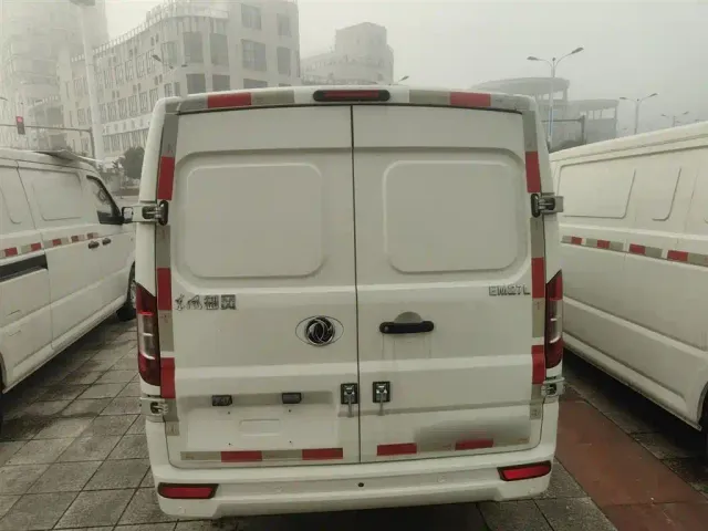 Dongfeng Yufeng EM27 — Фото автомобиля 5