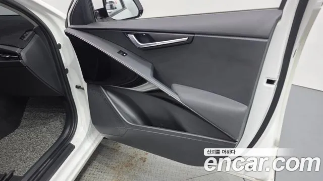 Kia Niro The All New — Фото автомобиля 13