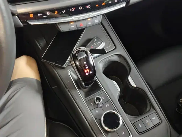 Cadillac XT4 — Фото автомобиля 13