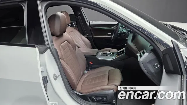 BMW 4 Series G22 — Фото автомобиля 16