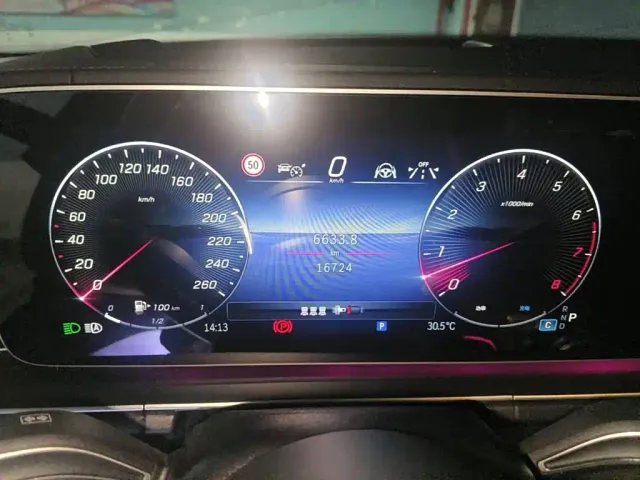 Mercedes-Benz GLE-Class — Фото автомобиля 15