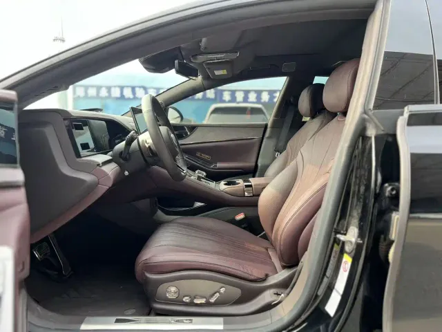 Denza Z9GT — Фото автомобиля 4