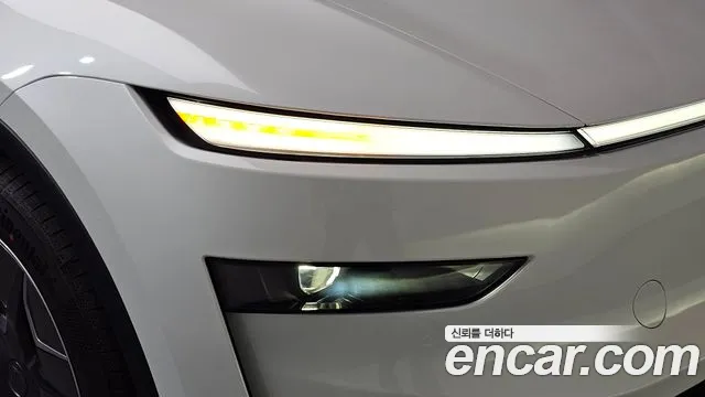 Tesla Model Y — Фото автомобиля 21