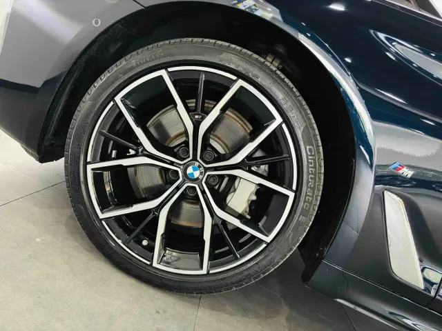 BMW 5 Series — Фото автомобиля 10