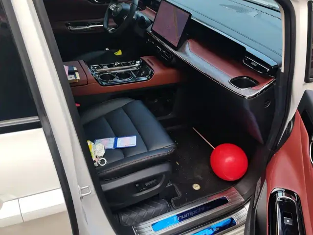 GAC Trumpchi E8 — Фото автомобиля 8