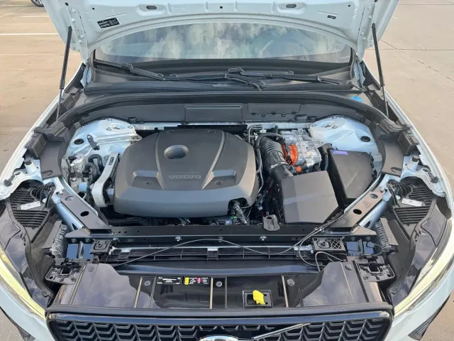 Volvo XC60 — Фото автомобиля 3