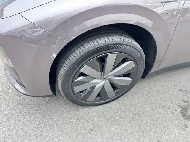 Li Auto i9 — Фото автомобиля 7