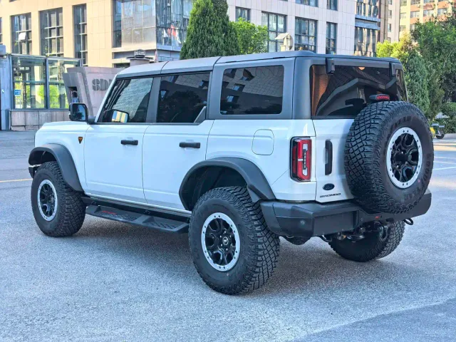 Ford Bronco — Фото автомобиля 6