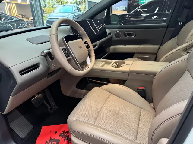 Li Auto i6 — Фото автомобиля 5
