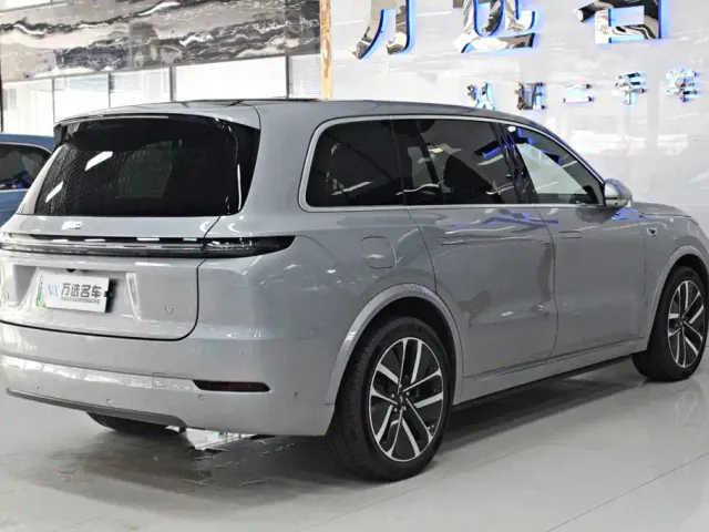 Li Auto L9 — Фото автомобиля 16