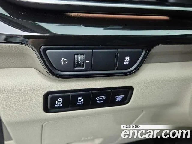 Kia Carnival Generation 4 — Фото автомобиля 18