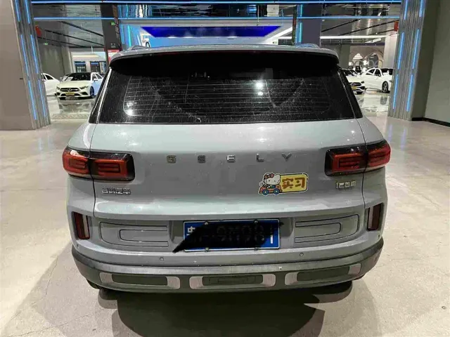 Geely ICON — Фото автомобиля 4