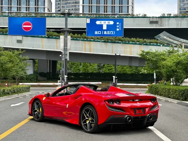 Ferrari F8 — Фото автомобиля 9
