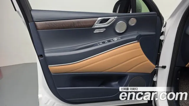 Genesis GV80 — Фото автомобиля 13