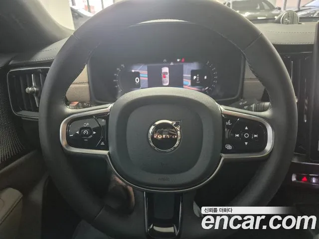 Volvo S90 — Фото автомобиля 12