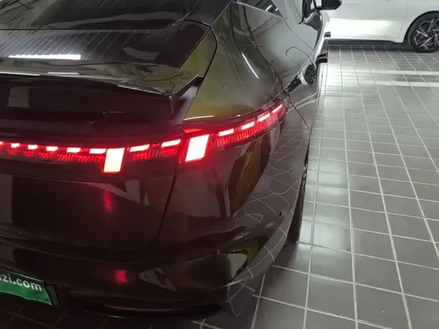 Lynk & Co Lynk & Co 10 EM-P 2025 240 AWD Ultra Sport Edition — Фото автомобиля 7