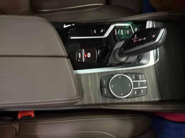 BMW 5 Series — Фото автомобиля 5