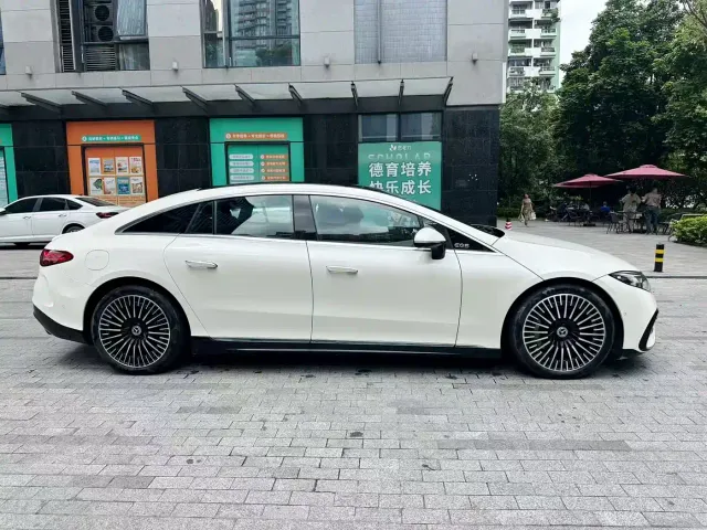 Mercedes-Benz EQS — Фото автомобиля 3