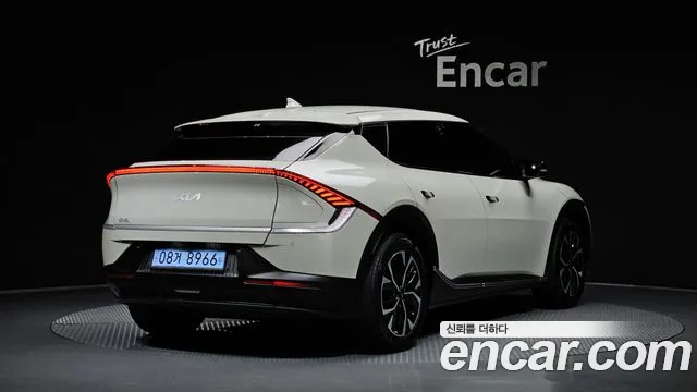 Kia EV6 — Фото автомобиля 2