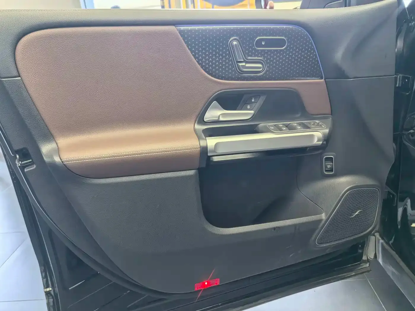 Mercedes-Benz Mercedes-Benz EQB 2025 EQB 260 — Фото автомобиля 9