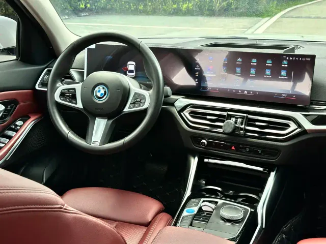 BMW i3 — Фото автомобиля 11