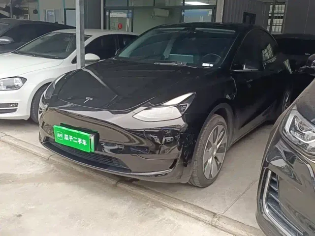 Фотография автомобиля — Tesla Model Y