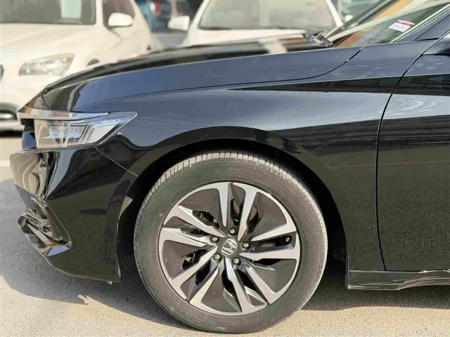 Honda Accord — Фото автомобиля 5