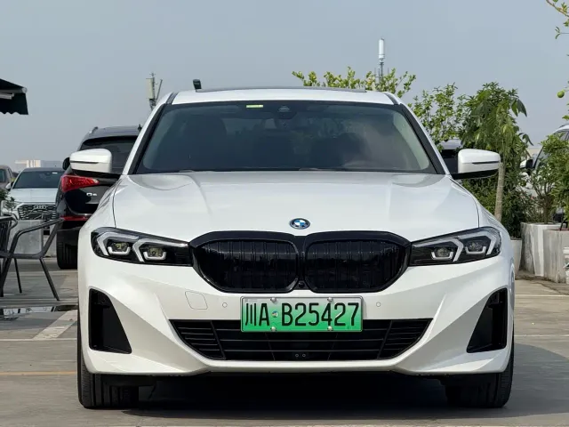BMW i3 — Фото автомобиля 2