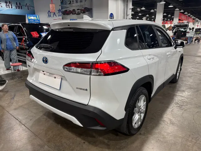 Toyota Corolla Cross — Фото автомобиля 5