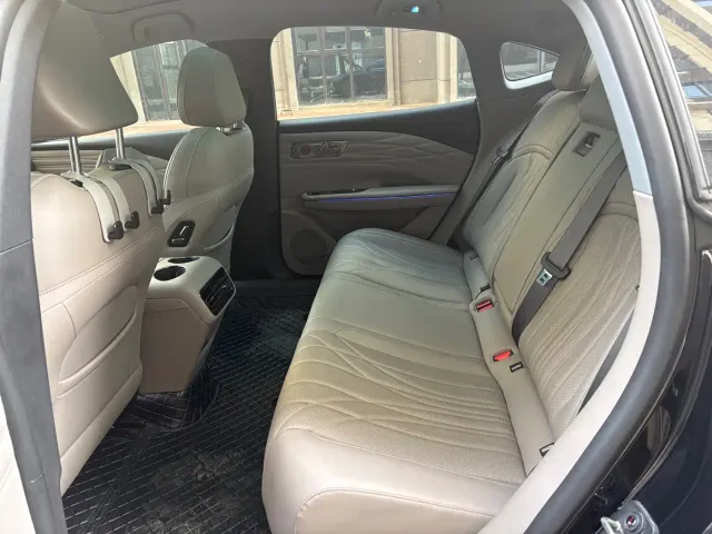 Geely Galaxy Xingyao 8 — Фото автомобиля 7