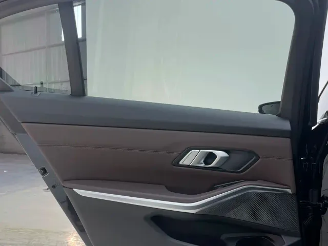 BMW 3 Series — Фото автомобиля 19