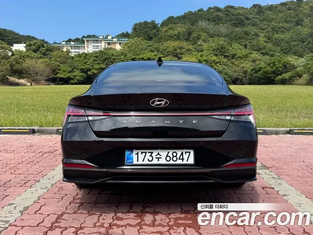 Hyundai Avante CN7 — Фото автомобиля 4