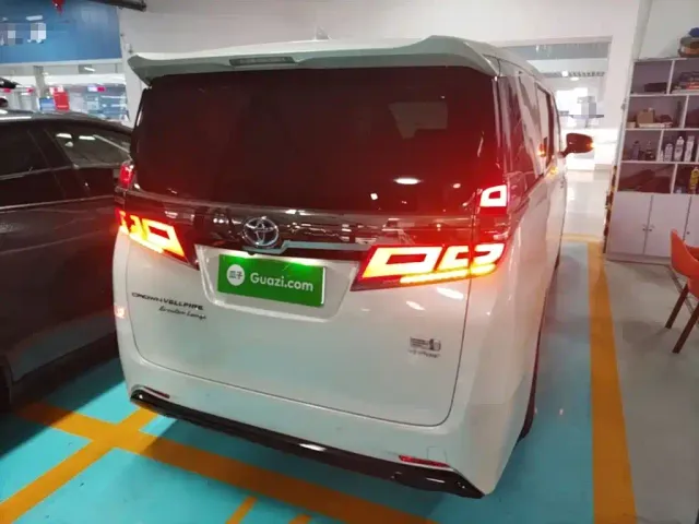Toyota Vellfire — Фото автомобиля 6