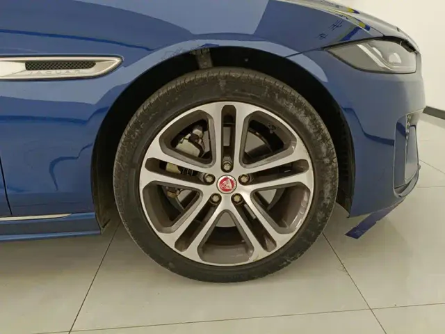 Jaguar XEL — Фото автомобиля 6