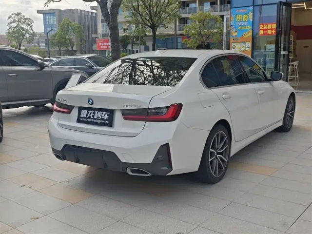 BMW 3 Series — Фото автомобиля 3