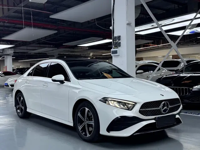 Mercedes-Benz A-Class — Фото автомобиля 3
