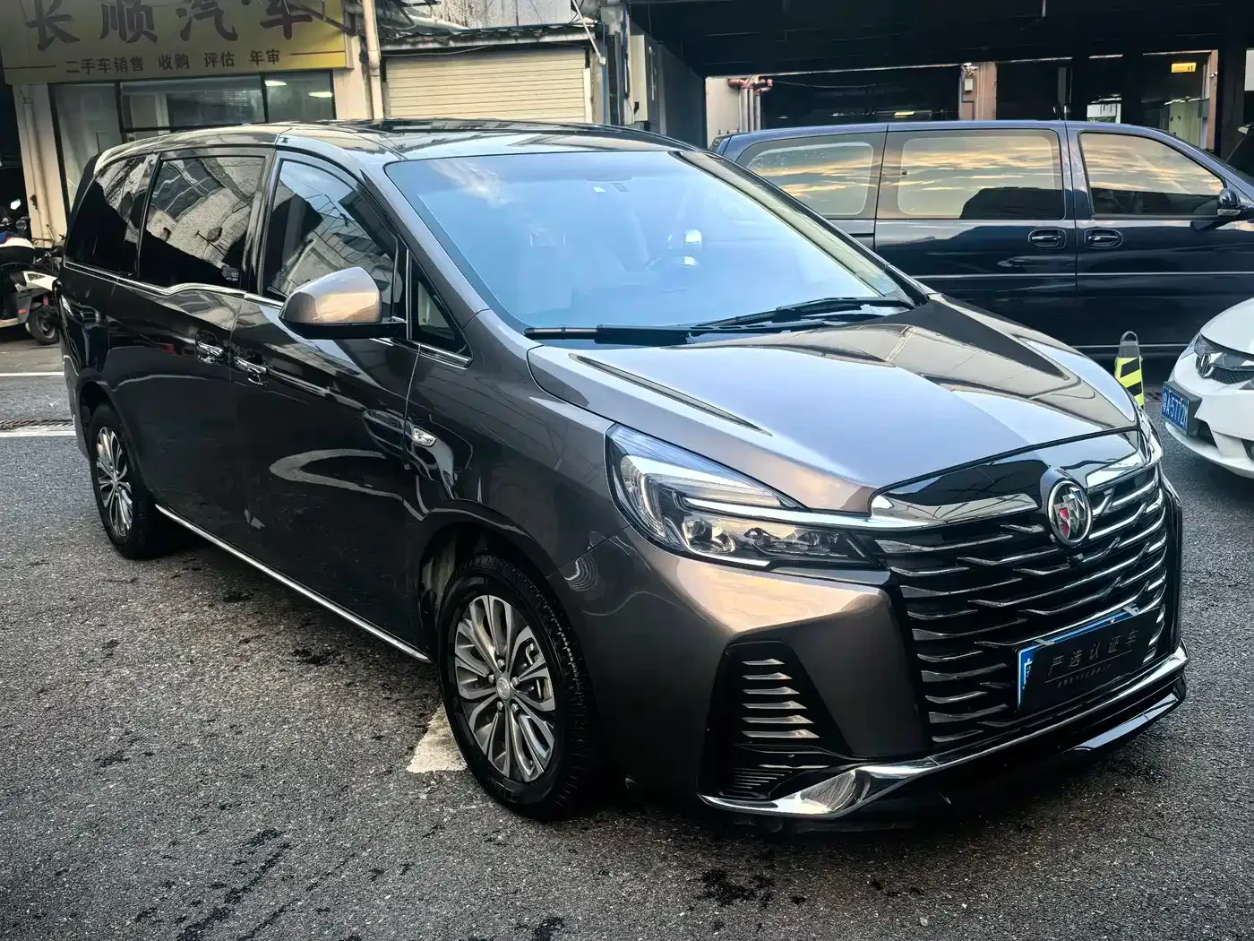 Buick Buick GL8 2023 Land Business Class 652T Luxury — Фото автомобиля 3