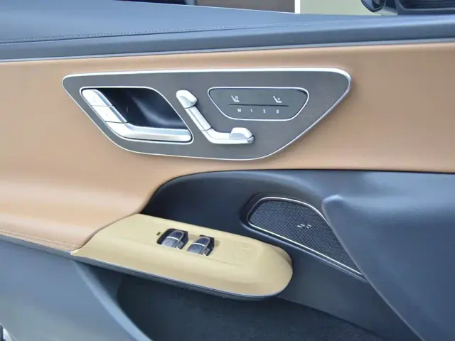 Mercedes-Benz E-Class — Фото автомобиля 6